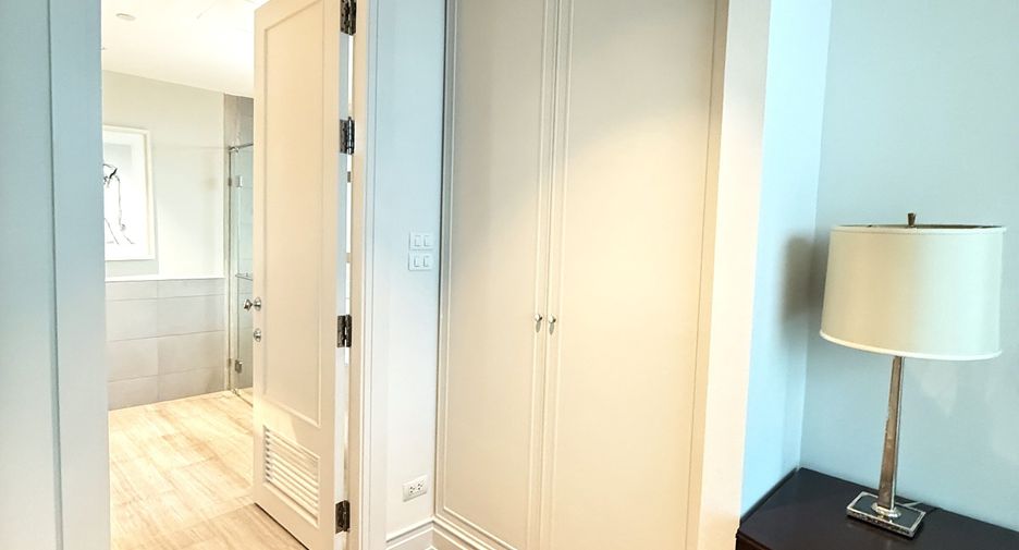For sale 3 bedrooms condo in Pathum Wan, Bangkok