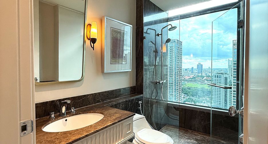 For sale 3 bedrooms condo in Pathum Wan, Bangkok