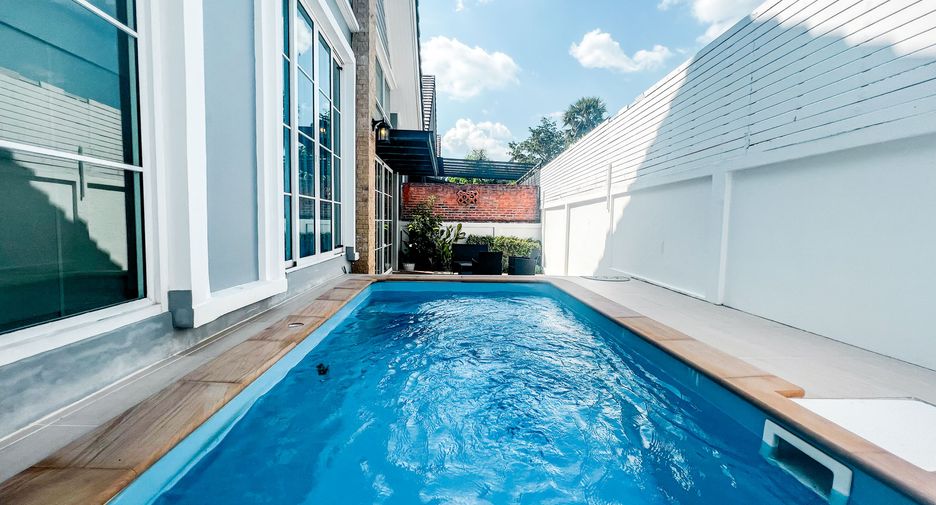 Casa en alquiler de 3 habitaciones en Mueang Phuket, Phuket