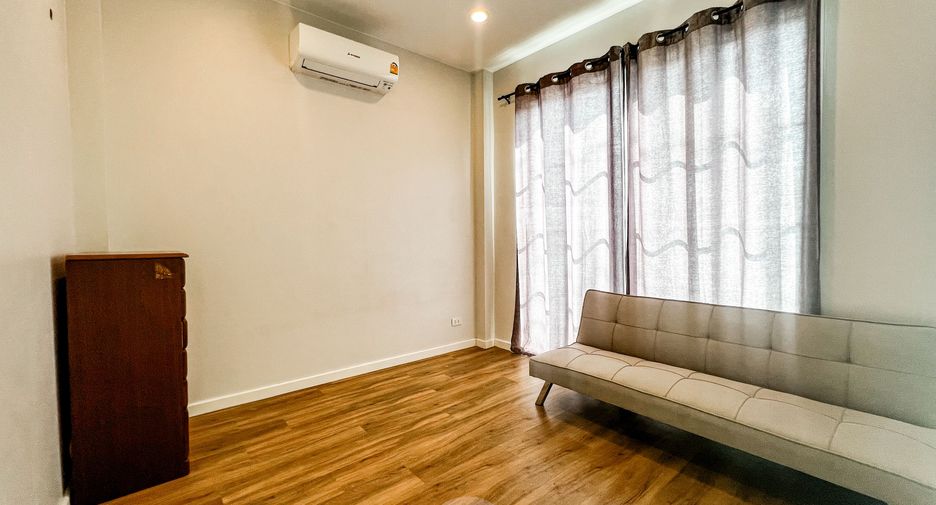 Casa en alquiler de 3 habitaciones en Mueang Phuket, Phuket
