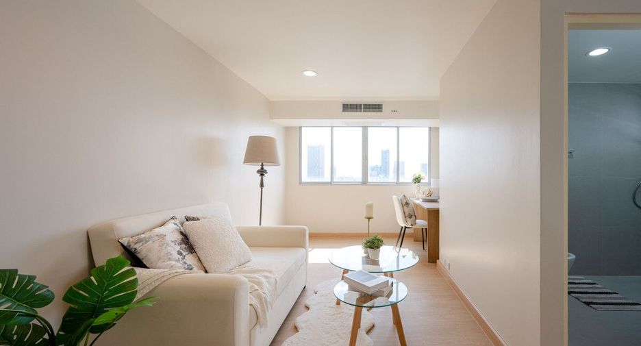 For sale 2 bedrooms condo in Khlong Toei, Bangkok