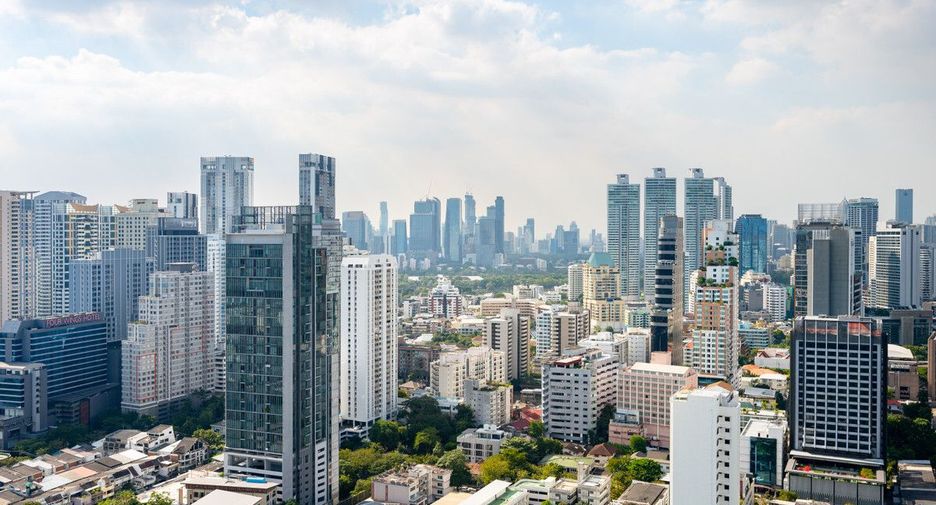 For sale 2 bedrooms condo in Khlong Toei, Bangkok