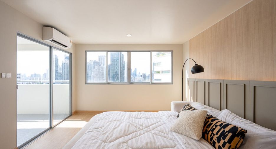 For sale 2 bedrooms condo in Khlong Toei, Bangkok