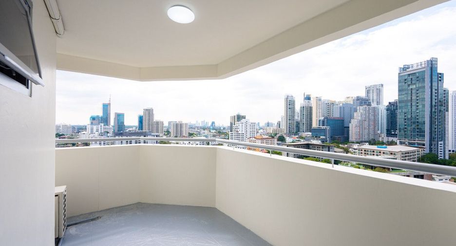 For sale 2 bedrooms condo in Khlong Toei, Bangkok