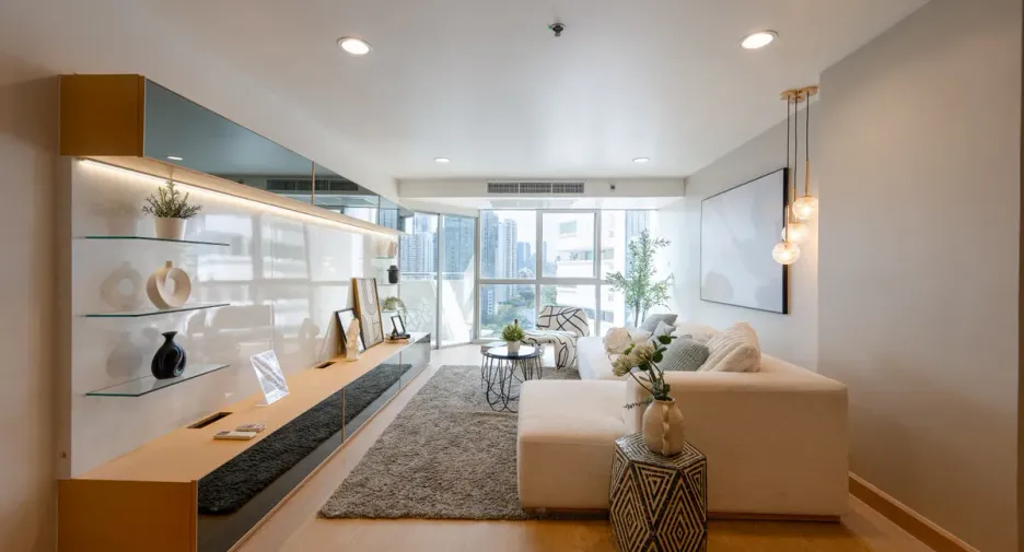 For sale 2 bedrooms condo in Khlong Toei, Bangkok