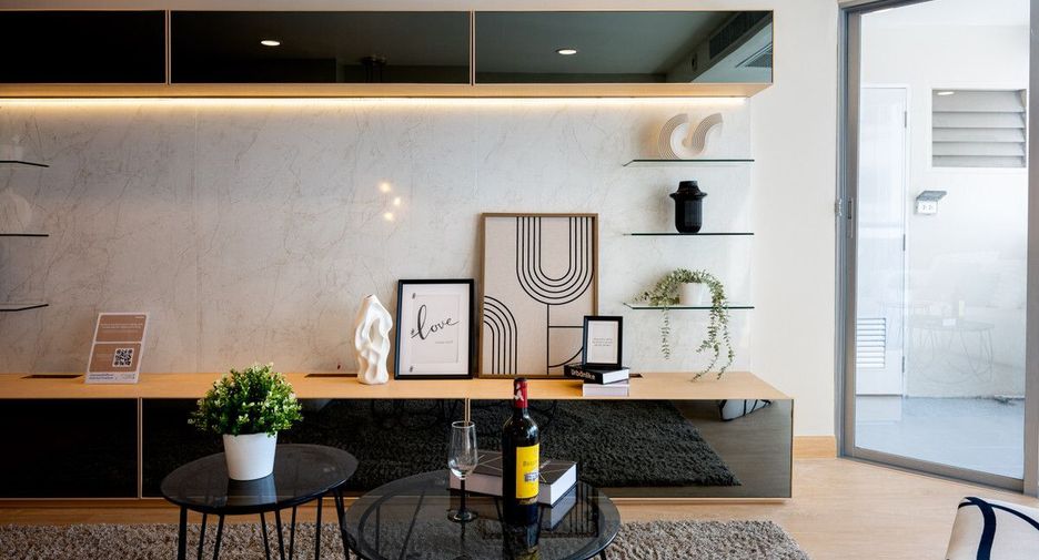 For sale 2 bedrooms condo in Khlong Toei, Bangkok