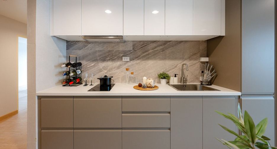 For sale 2 bedrooms condo in Khlong Toei, Bangkok