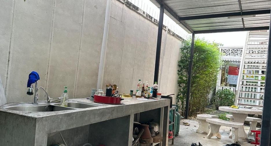 For sale 4 bedrooms house in Bang Bon, Bangkok