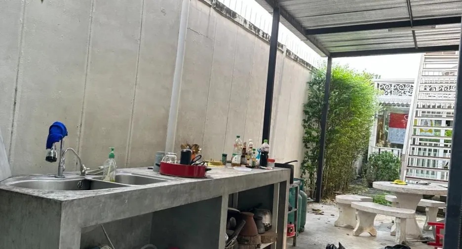 Haus zum Kauf mit 4 Zimmer in Bang Bon, Bangkok