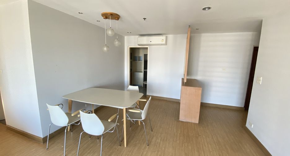 For rent 3 bedrooms condo in Watthana, Bangkok
