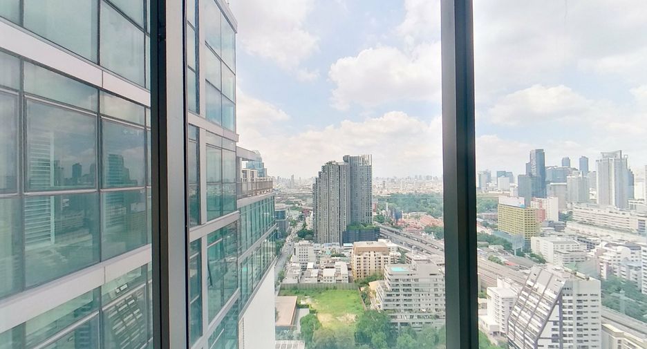 For rent 1 bed condo in Pathum Wan, Bangkok