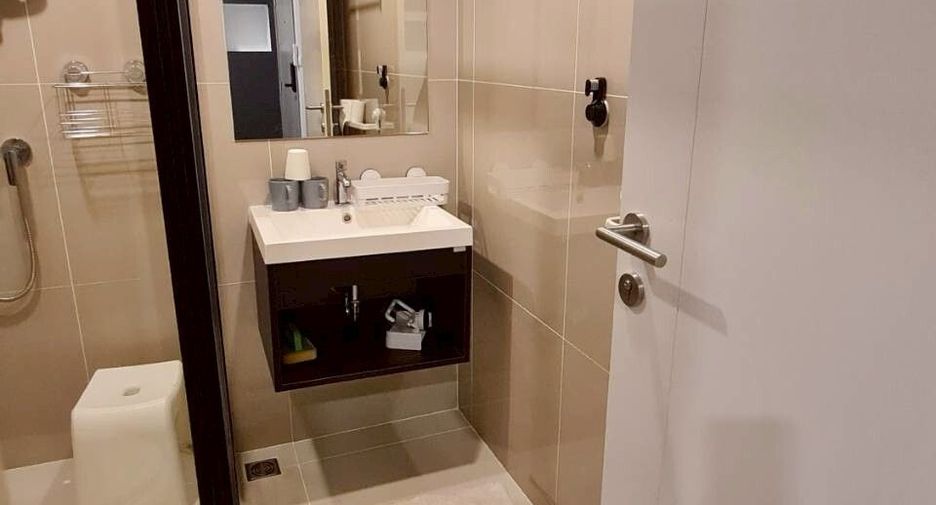 À vendre 1 chambre condo à Bang Kapi, Bangkok