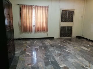 For rent 4 bedrooms townhouse in Yan Nawa, Bangkok