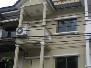 For rent 4 bedrooms townhouse in Yan Nawa, Bangkok