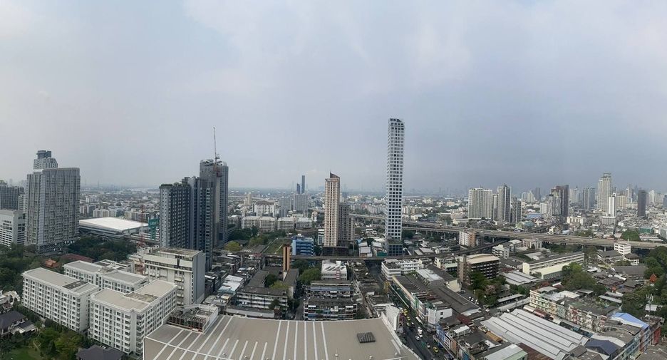For rent 2 bedrooms condo in Watthana, Bangkok