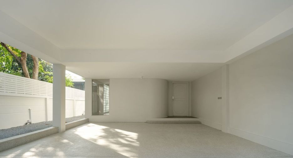 For sale 2 bedrooms house in Chatuchak, Bangkok