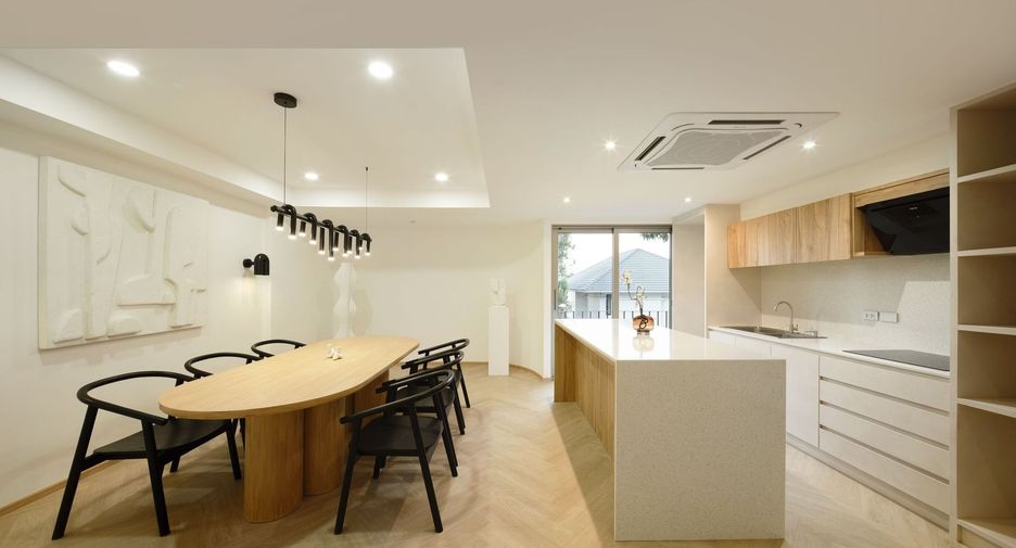For sale 2 bedrooms house in Chatuchak, Bangkok