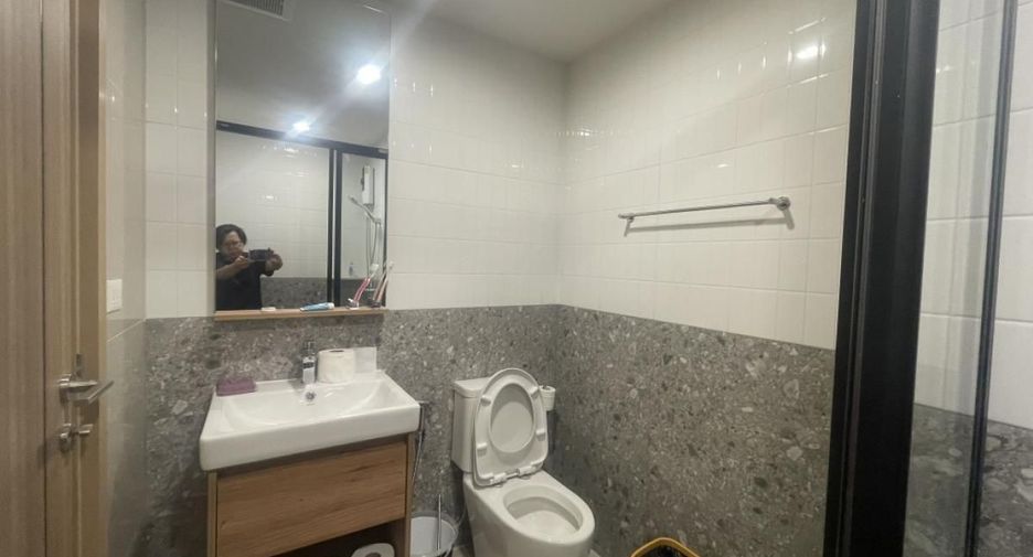 For rent 2 bedrooms condo in Chatuchak, Bangkok
