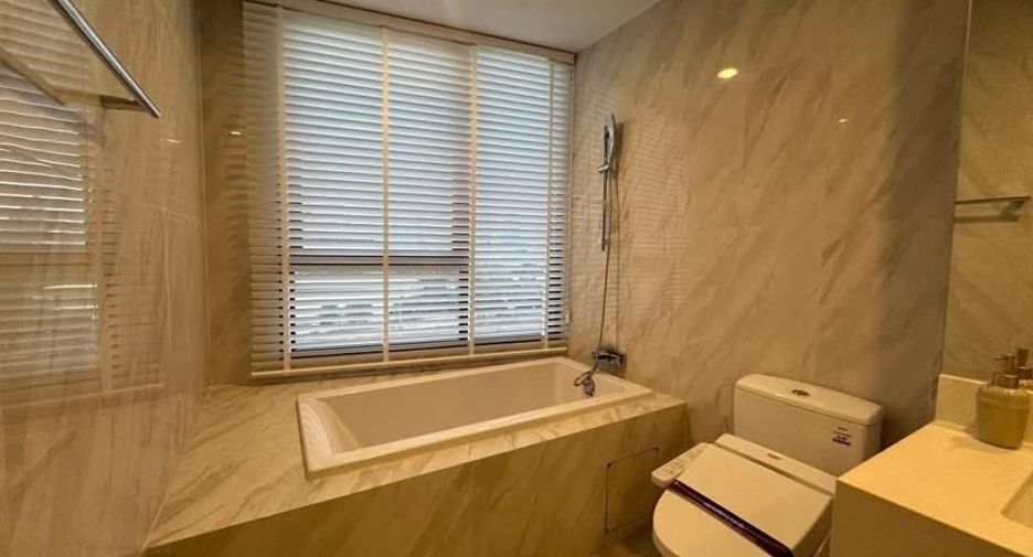 For rent 2 bedrooms condo in Khlong Toei, Bangkok