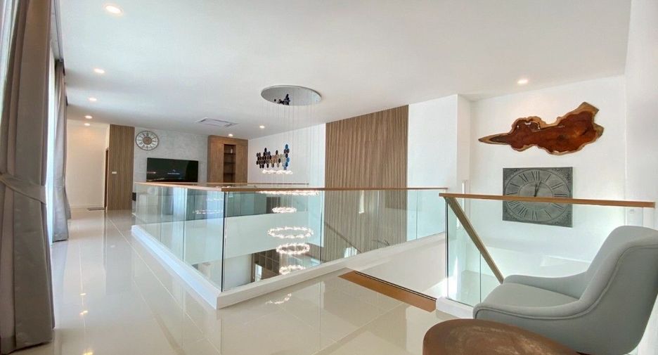 For rent 4 bedrooms villa in Mueang Phuket, Phuket
