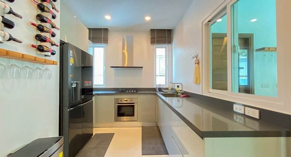 For rent 4 bedrooms villa in Mueang Phuket, Phuket