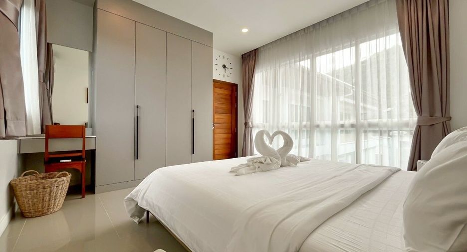 For rent 4 bedrooms villa in Mueang Phuket, Phuket