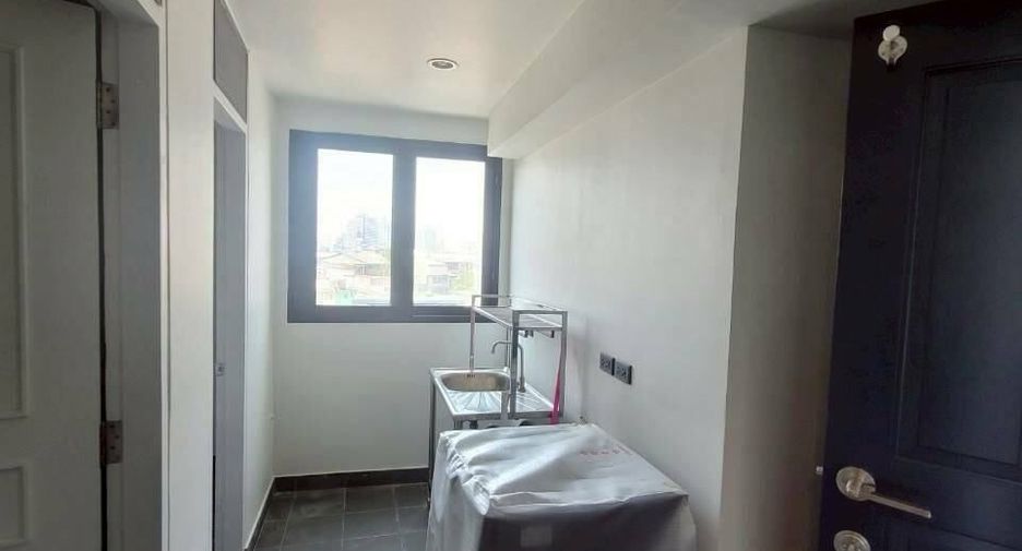 Wohnung zur Miete mit 3 Zimmer in Khlong Toei, Bangkok