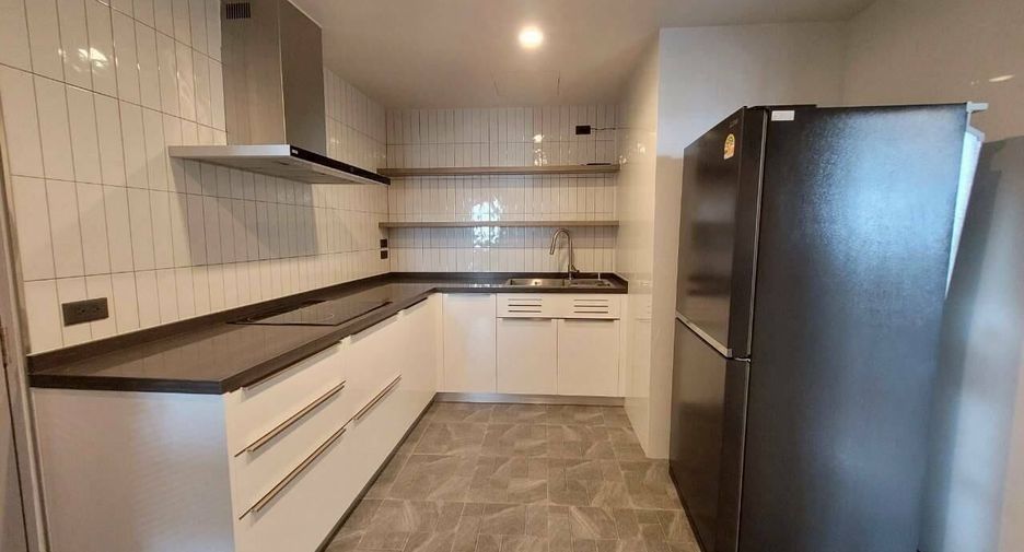 Wohnung zur Miete mit 3 Zimmer in Khlong Toei, Bangkok