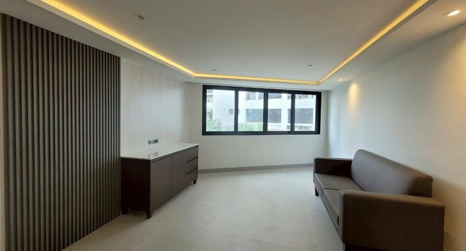 Wohnung zur Miete mit 3 Zimmer in Khlong Toei, Bangkok