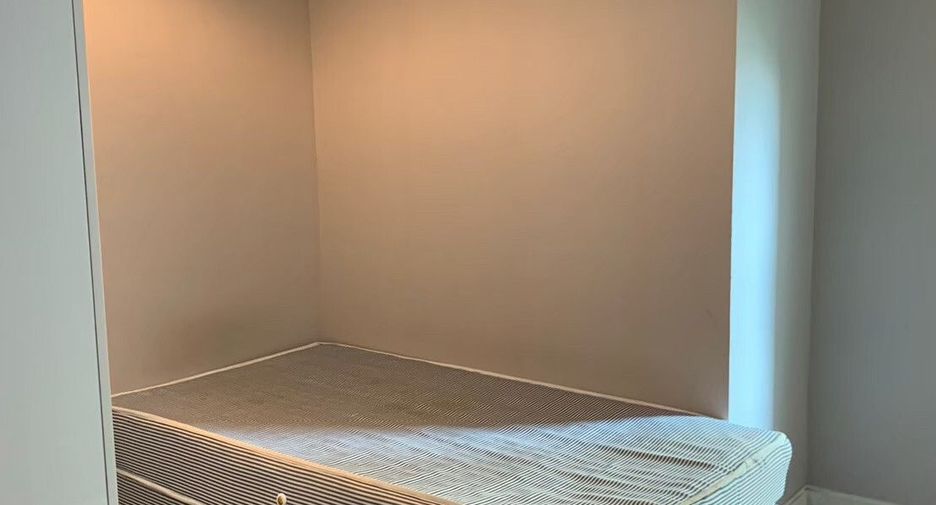 Condo en venta de 3 habitaciones en Huai Khwang, Bangkok