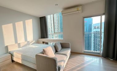 Condo en alquiler de 2 habitaciones en Huai Khwang, Bangkok