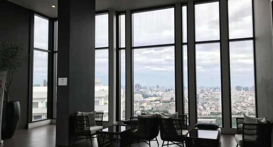 For sale studio condo in Pathum Wan, Bangkok