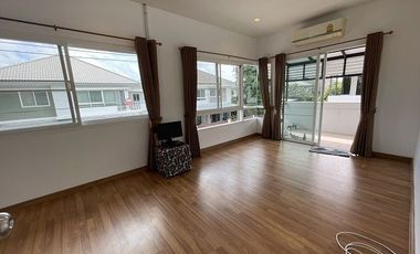 Haus zur Miete mit 3 Zimmer in Lat Krabang, Bangkok