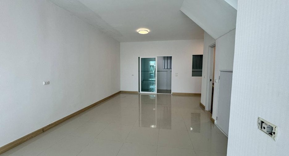 For sale 3 bedrooms townhouse in Bang Khun Thian, Bangkok