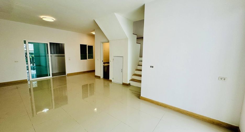 For sale 3 bedrooms townhouse in Bang Khun Thian, Bangkok