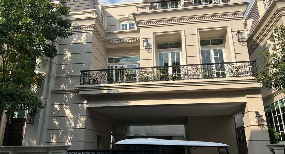 À vendre et à louer 5 chambres maison de ville à Yan Nawa, Bangkok