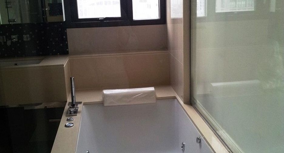 For rent 2 bedrooms condo in Khlong Toei, Bangkok