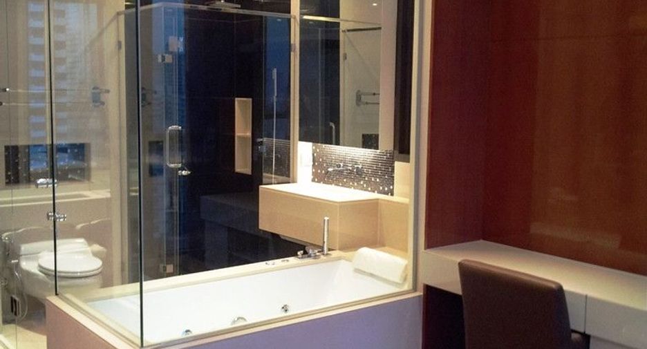 For rent 2 bedrooms condo in Khlong Toei, Bangkok