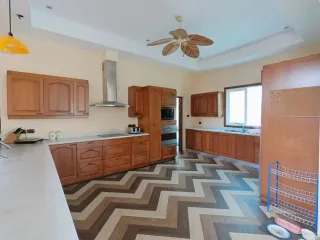 Villa zum Kauf mit 6 Zimmer in Kathu, Phuket