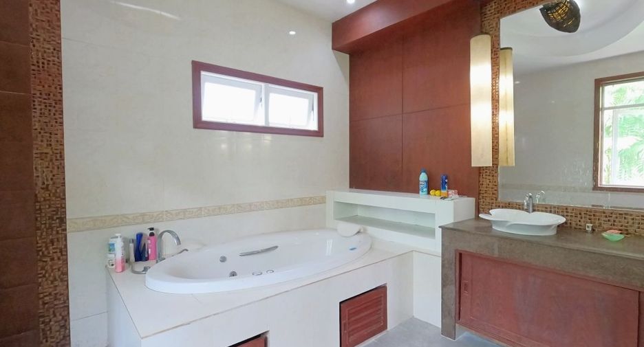 For sale 6 bedrooms villa in Kathu, Phuket