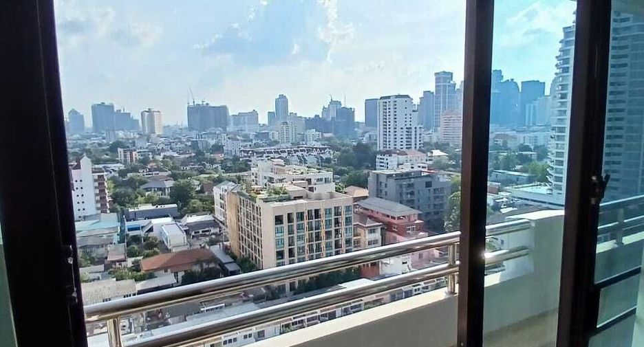 For rent 4 ベッドルーム condo in Watthana, Bangkok