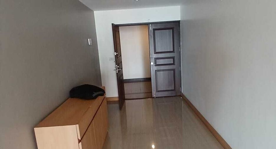 For rent 4 ベッドルーム condo in Watthana, Bangkok