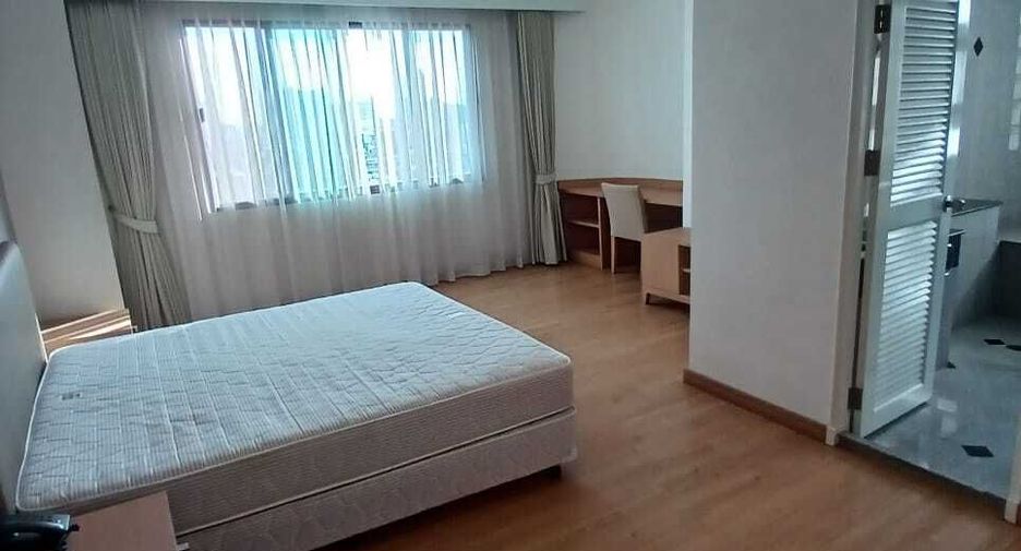 For rent 4 ベッドルーム condo in Watthana, Bangkok
