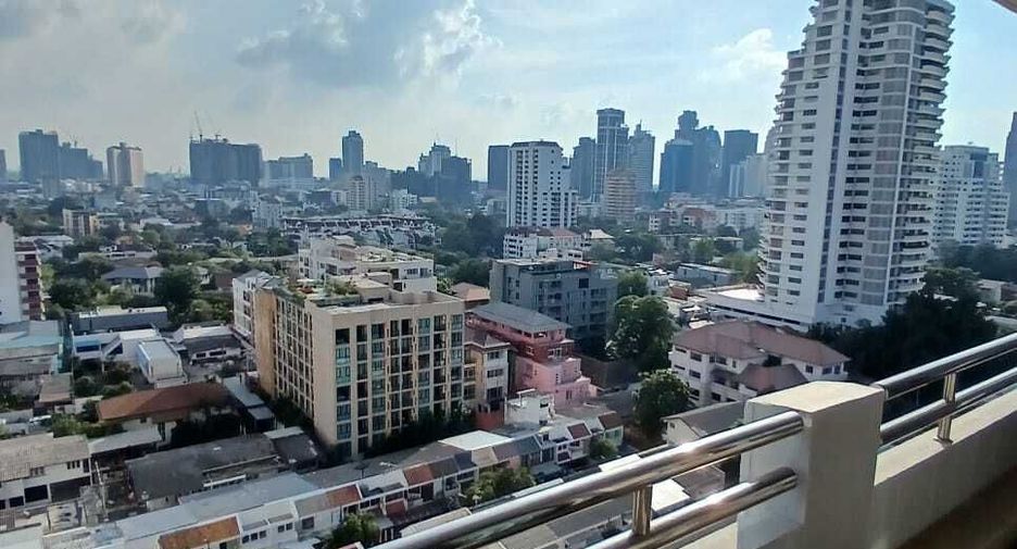 For rent 4 ベッドルーム condo in Watthana, Bangkok