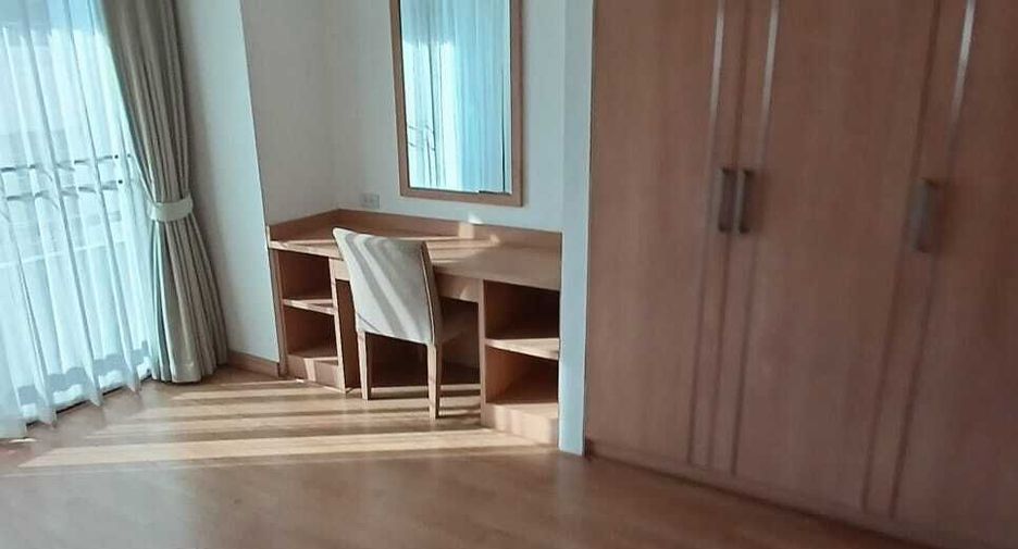 For rent 4 ベッドルーム condo in Watthana, Bangkok