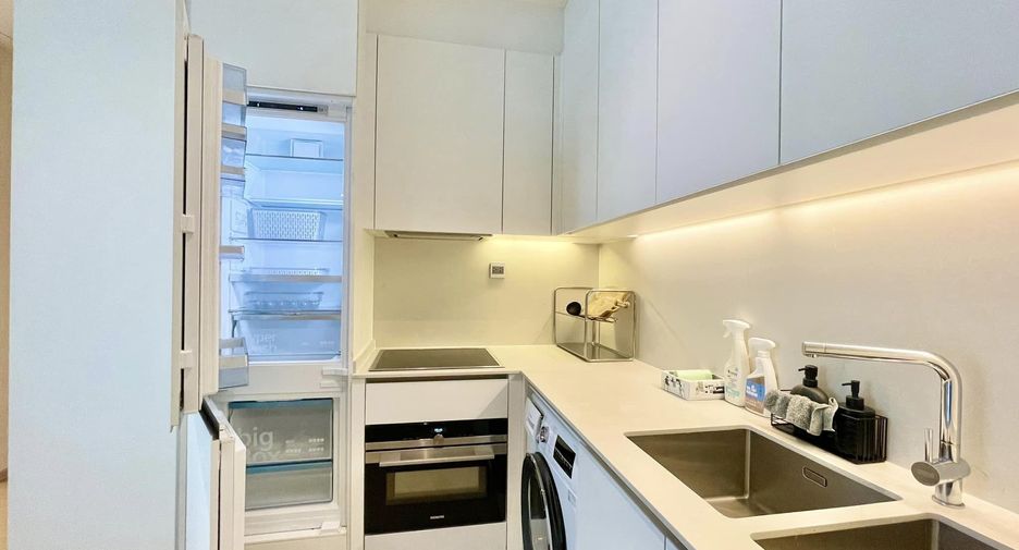 Condo en alquiler de 2 habitaciones en Khlong Toei, Bangkok
