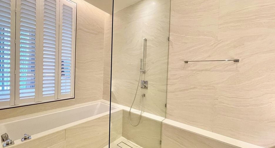 Condo en alquiler de 2 habitaciones en Khlong Toei, Bangkok