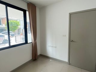 For rent 4 bedrooms townhouse in Bang Khen, Bangkok