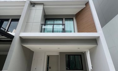 For rent 4 bedrooms townhouse in Bang Khen, Bangkok