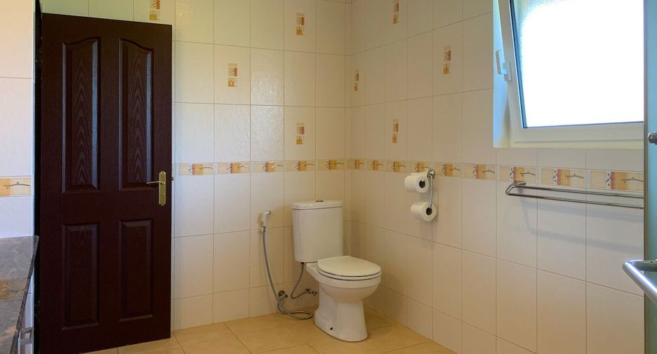 For rent 3 bedrooms villa in Mueang Phuket, Phuket